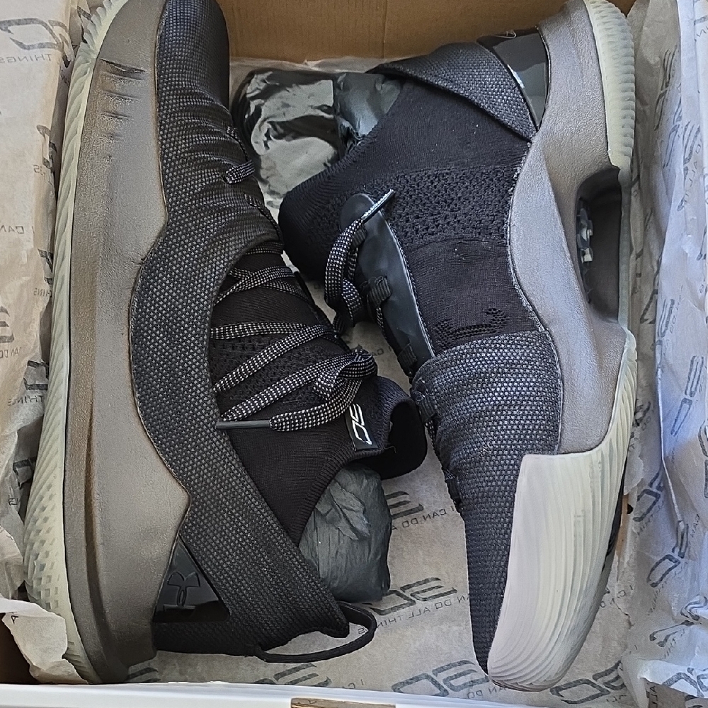Curry 5 Piday Under Armour Size 12 Men's Black and Gray Athletic Shoes NIB